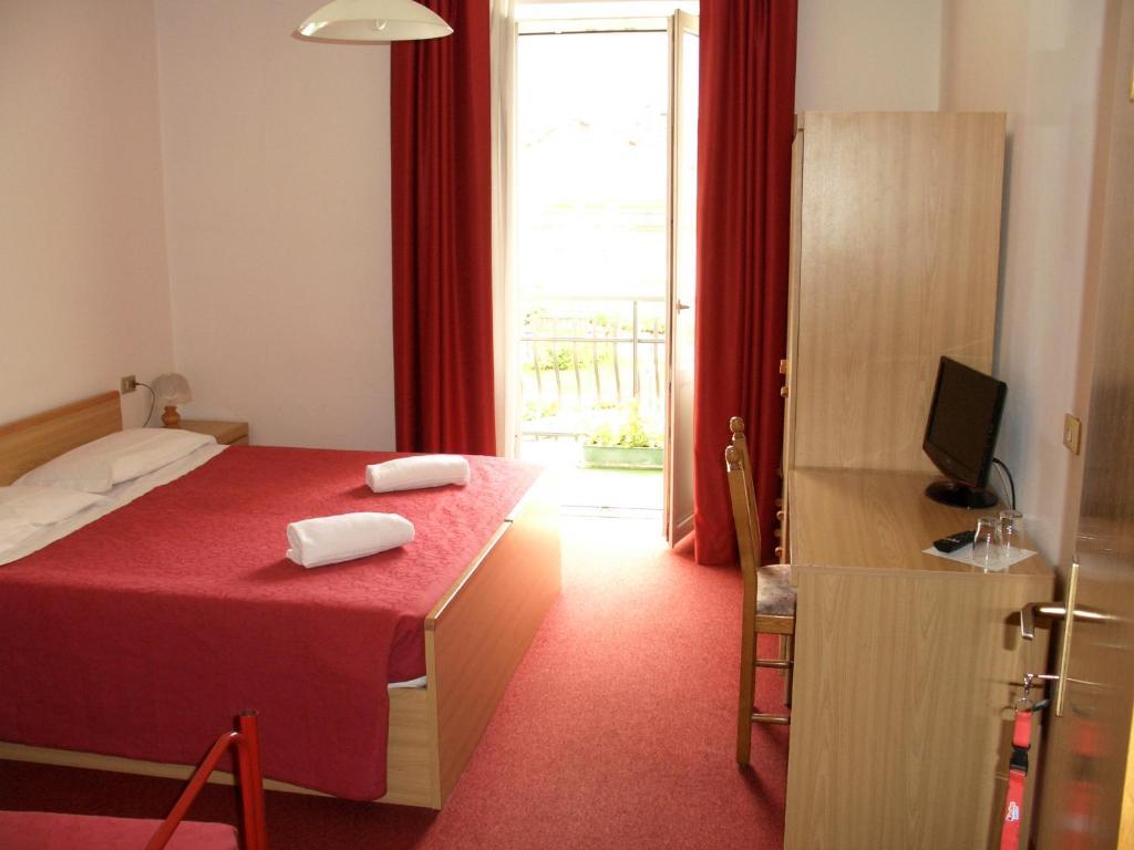 Hotel Bellaria Levico Terme Habitación foto